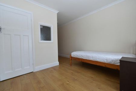 5 bedroom terraced house to rent - Photo 2
