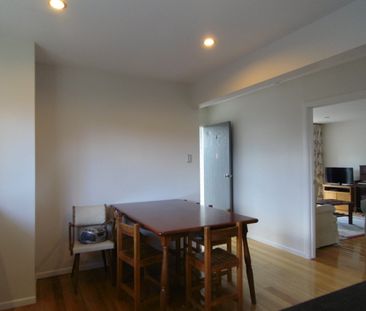 Bright and airy family home - Photo 4