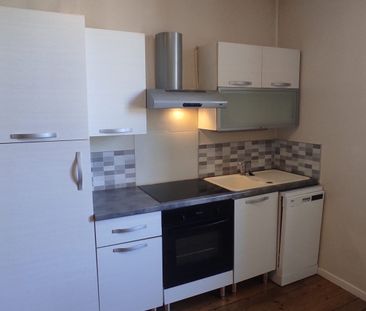 Location Appartement 4 pièces 88m² ARGENTON SUR CREUSE 36200 - Photo 2