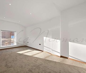 Ac Court, Harvest Lane, Thames Ditton, KT7 - Photo 2