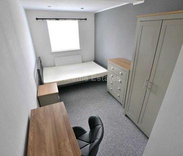 5 bedroom terraced house to rent - Photo 4