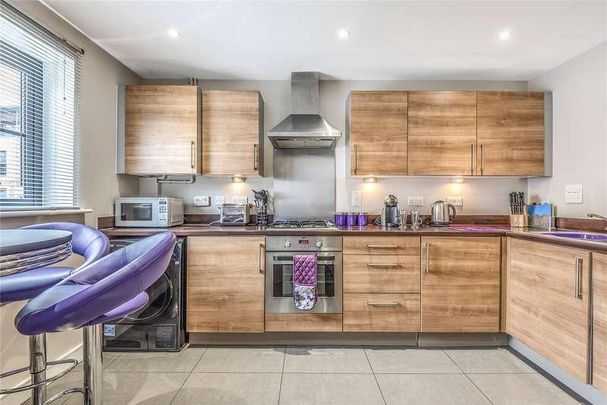 Sunderland Place, Farnborough, Hampshire, GU14 - Photo 1