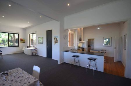 FULLY FURNISHED - UNAVAILABLE UNTIL FEBRUARY 2019 - Photo 2