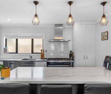 Modern Townhouse Living - Photo 3