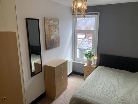 3 bedroom terraced house to rent - Photo 3