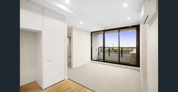Sleek Two Bedroom In Malvern East - Photo 1