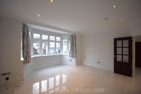 Price £6,000 pcm - Available Now - Furnished - Photo 2
