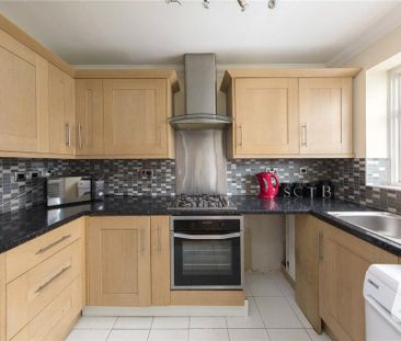 2 bedroom semi-detached house to rent - Photo 3