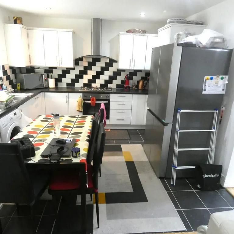 4 bedroom house to rent - Photo 1