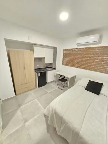 Calle de Hilario Sangrador, Madrid, Community of Madrid 28011 - Photo 2