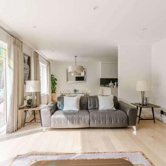 Oak Park Gardens, Southfields, SW19 - Photo 1