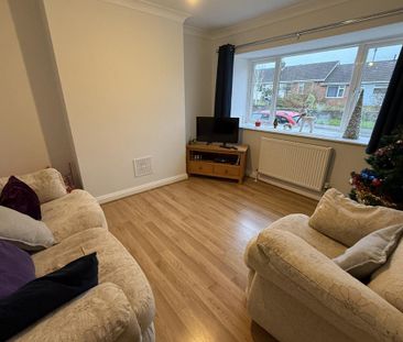 3 bedroom semi-detached house to rent - Photo 1