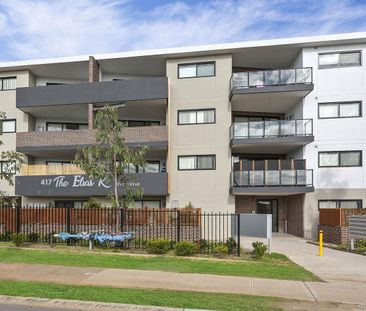 2 Bedroom Apartment - Location! - Photo 4