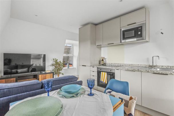 Harlow Road, High Wycombe - Photo 1