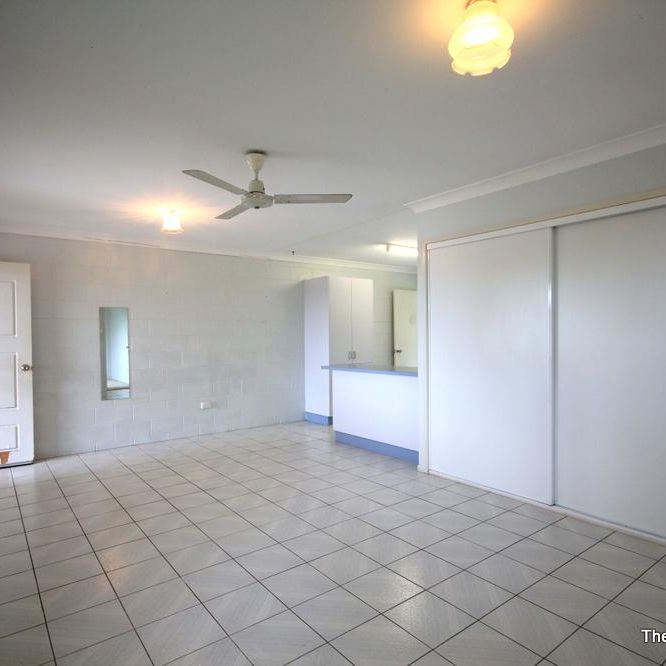 Charming 2 Bedroom Unit in Quiet Rasmussen - Photo 1