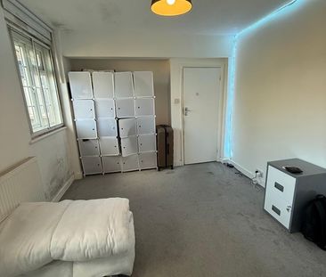Room in a Shared Flat, Beaufort Park, NW11 - Photo 2