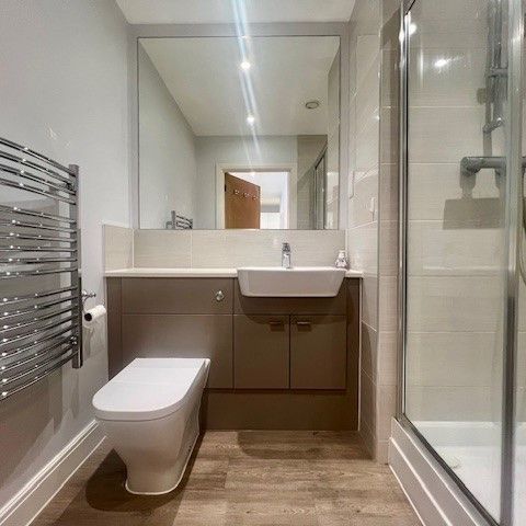 Guildgate House, High Street, Crowthorne, RG45 - Photo 1