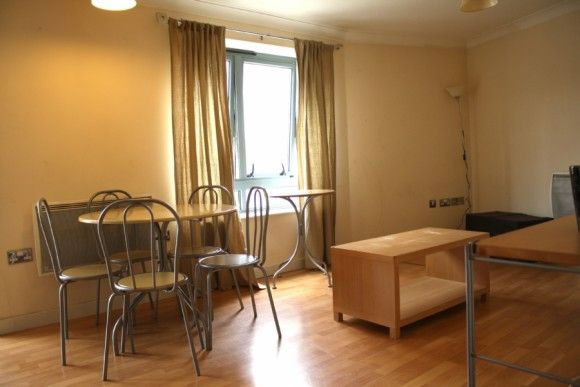 2 Bed - Quayside Drive - Photo 1