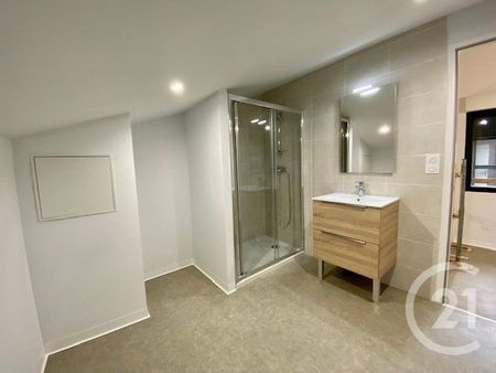 Location Appartement 3 pièces 80m² VILLEBRUMIER 82370 - Photo 2