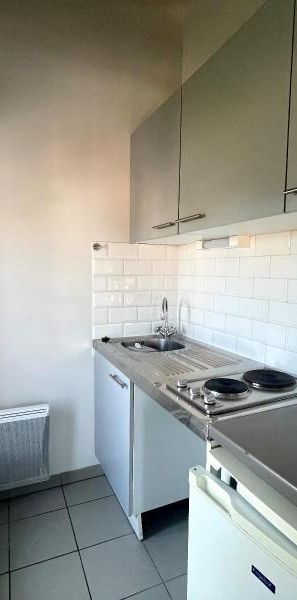 Location Appartement 1 pièce 22m² NARBONNE 11100 - Photo 1