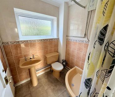 4 bedroom detached house to rent - Photo 6