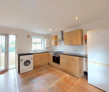 3 bedroom semi-detached house to rent - Photo 1