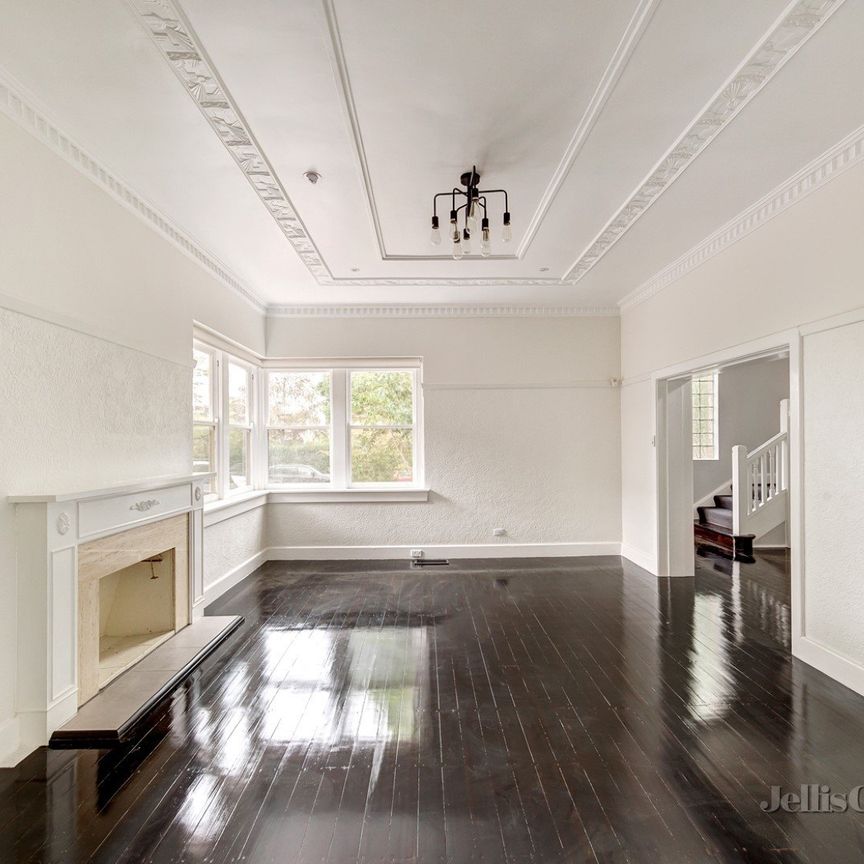 83 Wellington Street, Kew - Photo 1