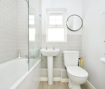 2 bedroom terraced house to rent - Photo 4