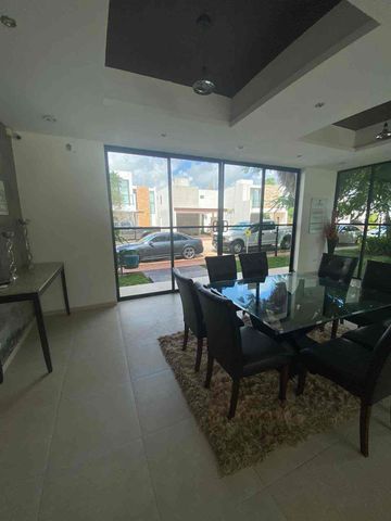 Casa con recámara en PB, en Residencial Fontana, con amenidades. - Photo 3
