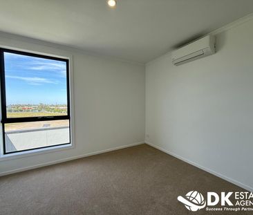 Modern and Low-Maintenance Living in the Heart of Wollert - Photo 4