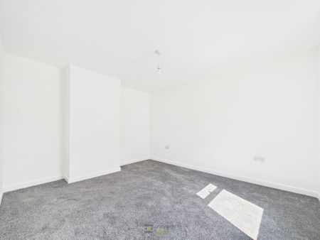 2 bedroom semi-detached house to rent - Photo 3