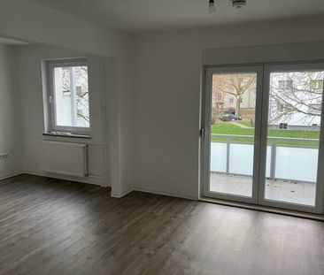 Neue Wohnung, neues Glück! Günstige 3-Zimmer-Wohnung - Foto 1