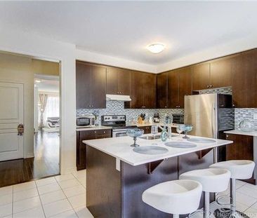 For Lease - 8 FOSHAN Avenue, Markham, Ontario - Photo 5