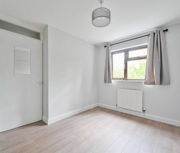 3 bedroom detached house to rent - Photo 2