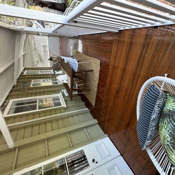 Stunning West End Queenslander - Photo 1