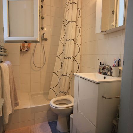 Appartement a louer Paris - Loyer €578/mois charges comprises ** - Photo 4