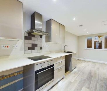 Crown Lane, Theale, Reading, RG7 - Photo 2