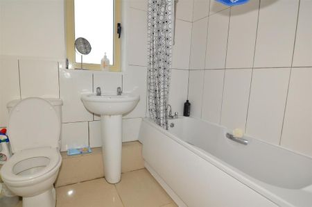 4 bedroom house to rent - Photo 3