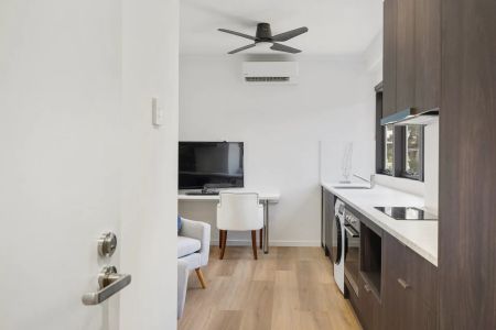 Fully Furnished 1-Bedroom Apartment – Prime Kent Town Location - Photo 2