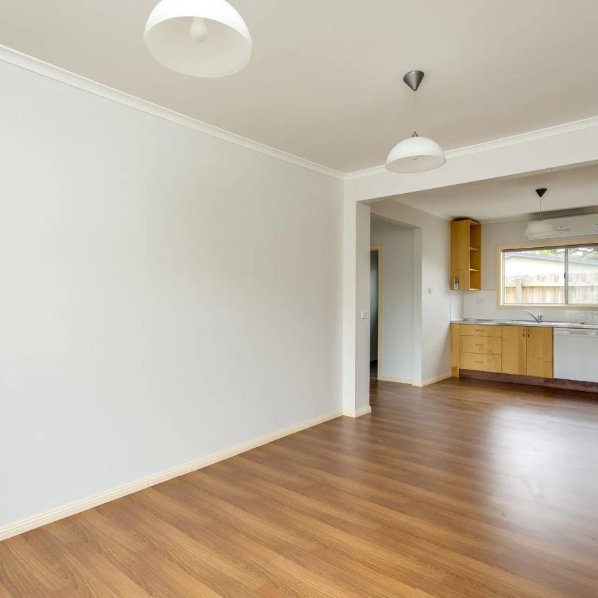 Charming Low-Maintenance Home.. - Photo 1