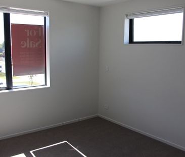 Charming Karaka Townhouse for Rent - Photo 3