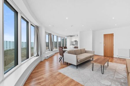 2 bedroom penthouse to rent - Photo 3