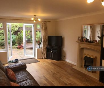 3 bedroom semi-detached house to rent - Photo 1