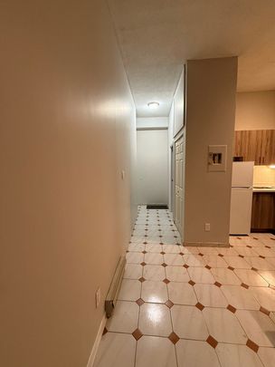 1-123 Wyndham St N - Photo 1