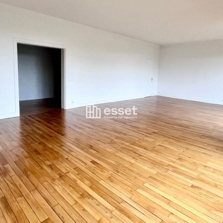 Appartement • Saint James-Général Koenig - Photo 1