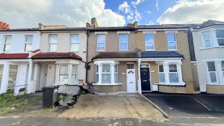3 bedroom terraced house to rent - Photo 2