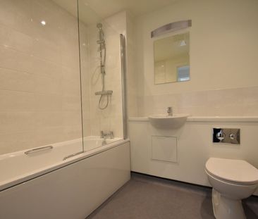 Peel Close, Tatling End, Gerrards Cross,SL9 - Photo 3