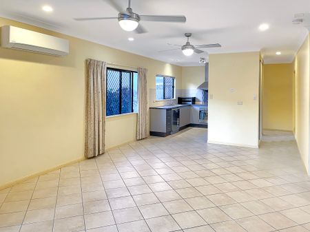 10 Kirra Close, Kewarra Beach QLD 4879 - Photo 5