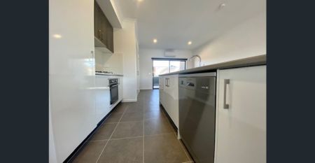 Modern Townhouse - Photo 5