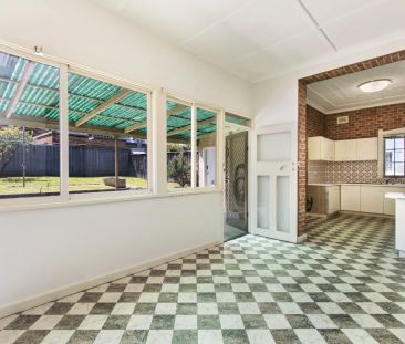 Elevated Retro Classic - Photo 3